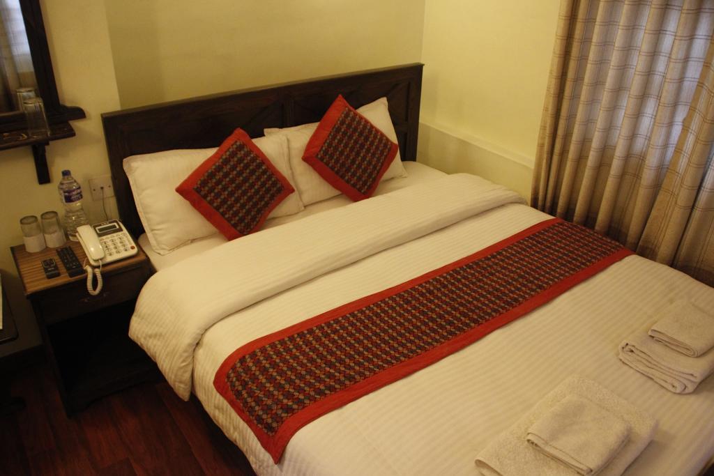 Hotel Peace N Park Catmandu Exterior foto