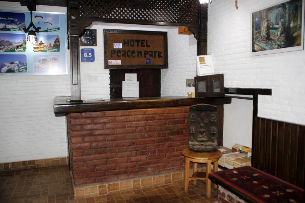 Hotel Peace N Park Catmandu Exterior foto