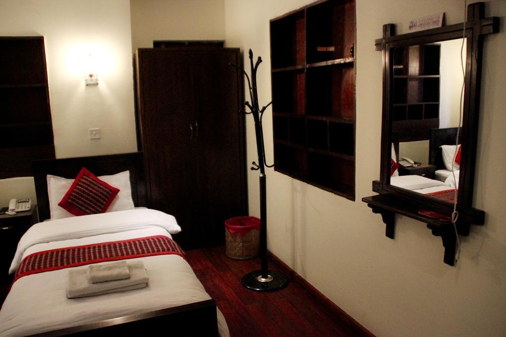 Hotel Peace N Park Catmandu Exterior foto